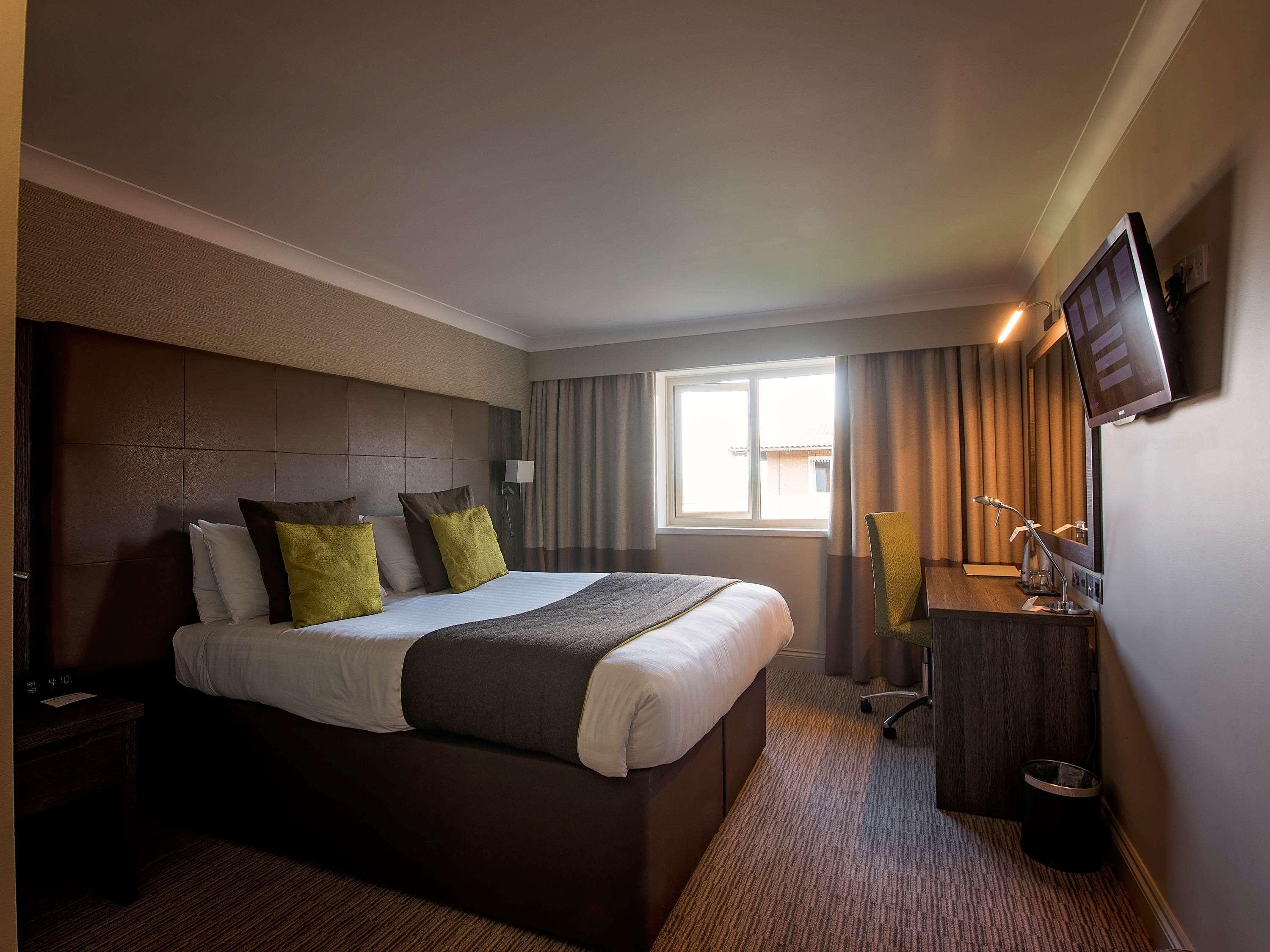 Mercure Milton Keynes Hotel Exterior foto